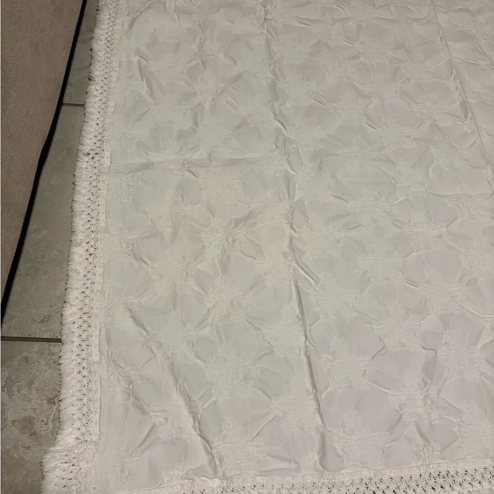 Serena & Lily Twin Comforter White Embroidered